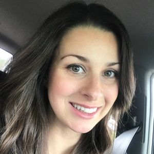 Meet your Posher, Leleslie